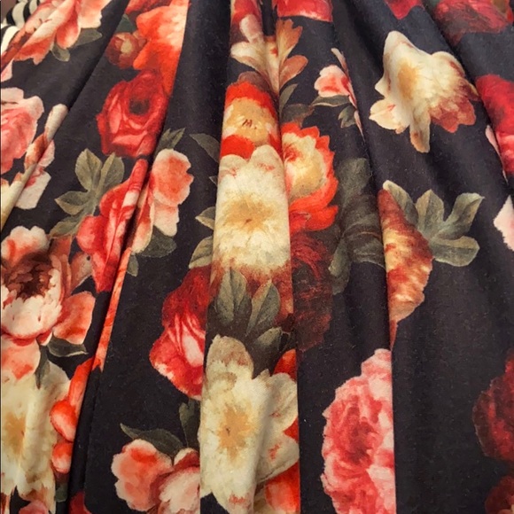 Floral midi skirt - Picture 2 of 3